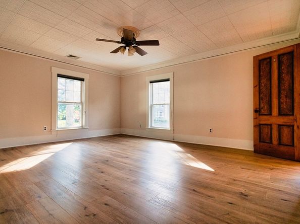 16 Washington St, Chelmsford MA 01863