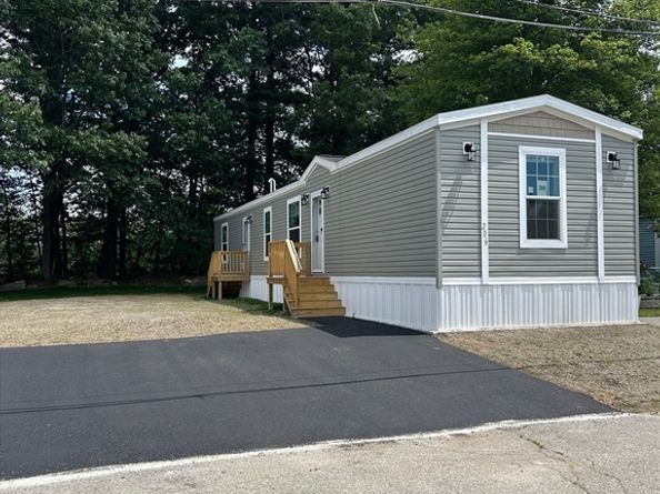 206 Shoreline Drive, Tewksbury MA 01876