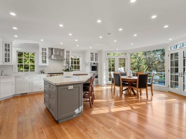 71 Sears Rd, Brookline MA 02445