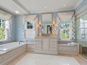 71 Sears Rd, Brookline MA 02445