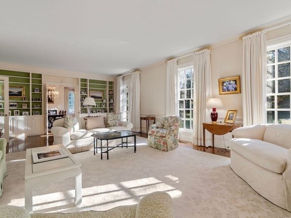 71 Sears Rd, Brookline MA 02445