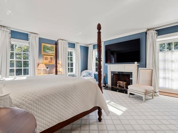 71 Sears Rd, Brookline MA 02445