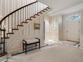 71 Sears Rd, Brookline MA 02445