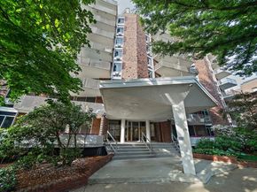 19 Winchester St 110, Brookline MA 02446