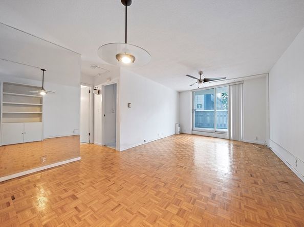 19 Winchester St 110, Brookline MA 02446