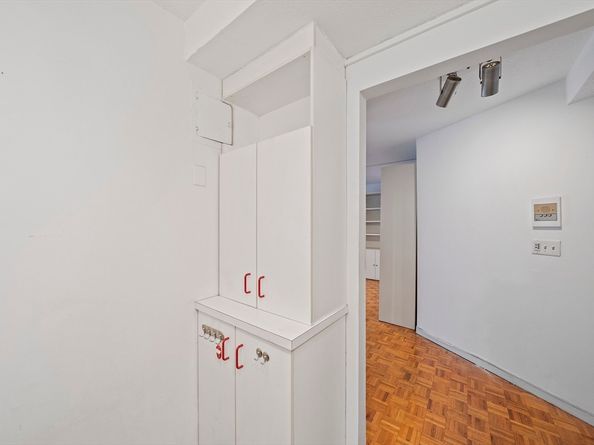 19 Winchester St 110, Brookline MA 02446