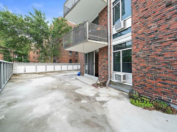 19 Winchester St 110, Brookline MA 02446