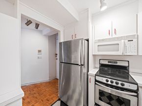 19 Winchester St 110, Brookline MA 02446