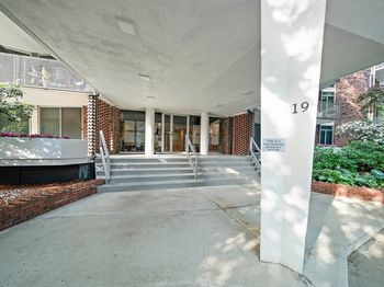 19 Winchester St