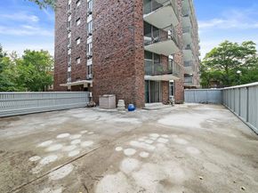 19 Winchester St 110, Brookline MA 02446