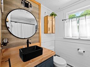 18 Russell Holmes Way, Carver MA 02330