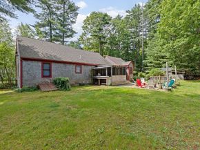 18 Russell Holmes Way, Carver MA 02330
