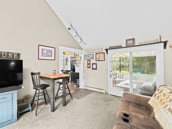 18 Russell Holmes Way, Carver MA 02330