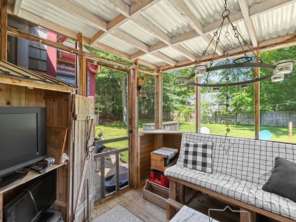 18 Russell Holmes Way, Carver MA 02330