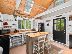 18 Russell Holmes Way, Carver MA 02330