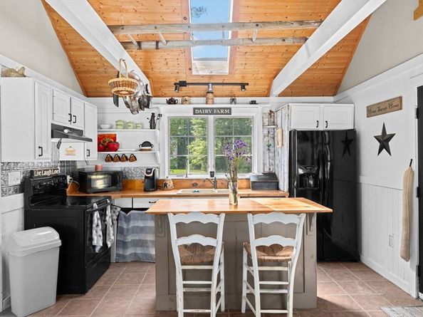 18 Russell Holmes Way, Carver MA 02330