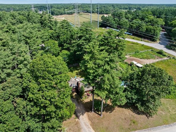 18 Russell Holmes Way, Carver MA 02330