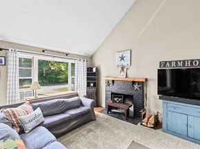18 Russell Holmes Way, Carver MA 02330