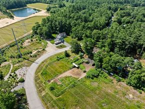 18 Russell Holmes Way, Carver MA 02330
