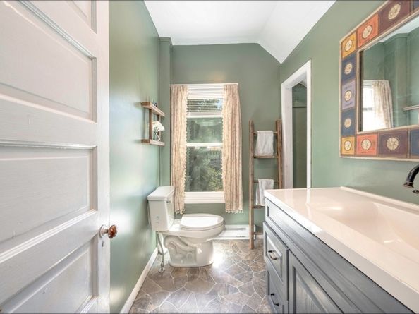50 Cross St, Middleboro MA 02346