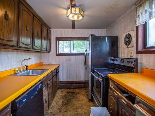 11 Hutchins Circle, Lynnfield MA 01940