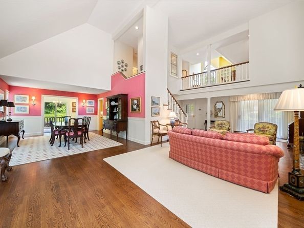 18 Phillips Pond Rd 18, Natick MA 01760
