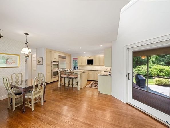 18 Phillips Pond Rd 18, Natick MA 01760