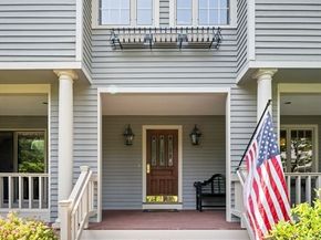 18 Phillips Pond Rd 18, Natick MA 01760