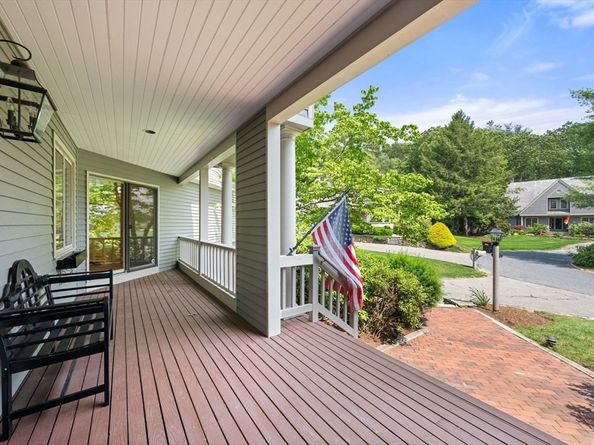 18 Phillips Pond Rd 18, Natick MA 01760