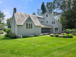 18 Phillips Pond Rd 18, Natick MA 01760