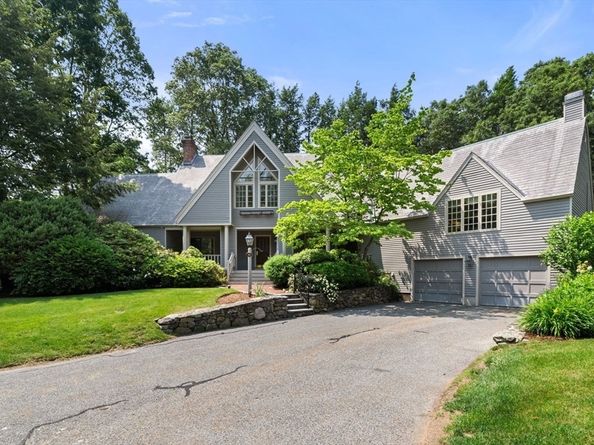 18 Phillips Pond Rd 18, Natick MA 01760