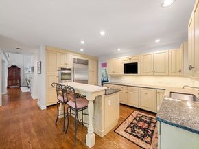 18 Phillips Pond Rd 18, Natick MA 01760