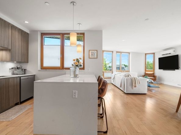 240 Salem St 3C, Medford MA 02155
