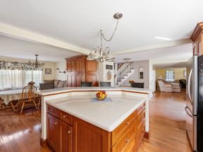477 Webster St, Marshfield MA 02050