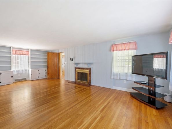 477 Webster St, Marshfield MA 02050