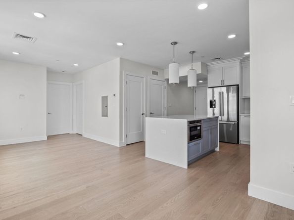 301 Border Street PH1, Boston MA 02128