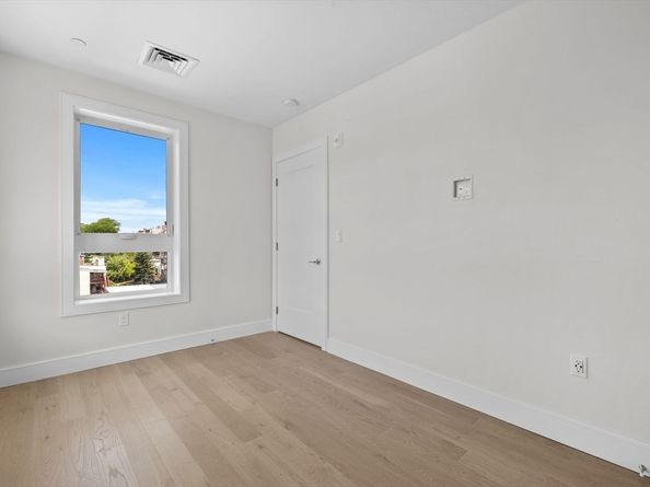 301 Border Street PH1, Boston MA 02128