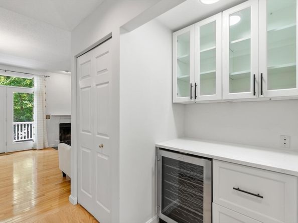 29 Grove Lane 29, Burlington MA 01803