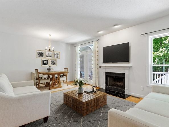 29 Grove Lane 29, Burlington MA 01803