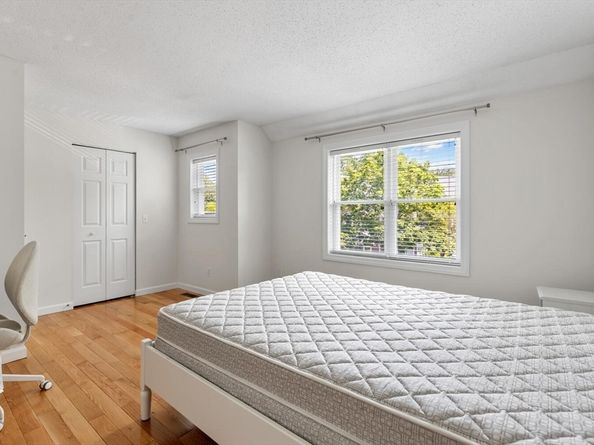 29 Grove Lane 29, Burlington MA 01803