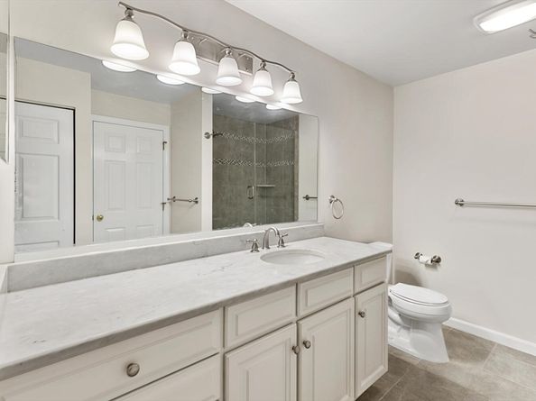 29 Grove Lane 29, Burlington MA 01803