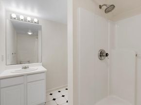 29 Grove Lane 29, Burlington MA 01803