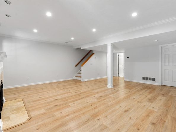 29 Grove Lane 29, Burlington MA 01803