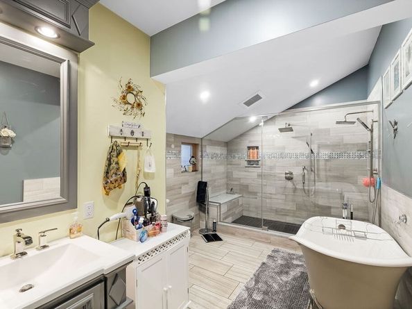 8 New Spencer Road, Charlton MA 01507