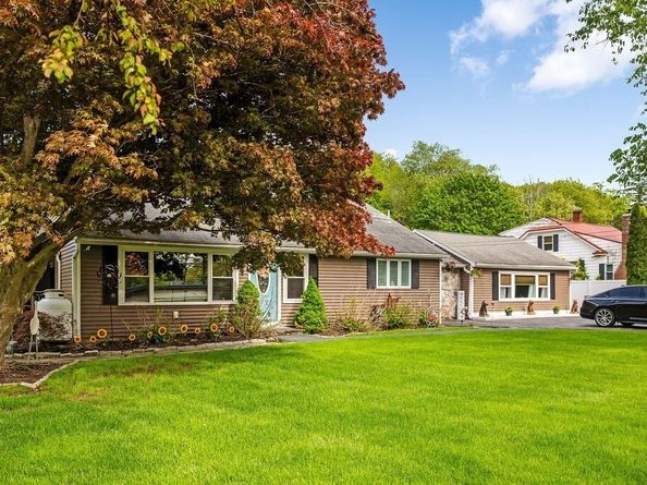 8 New Spencer Road, Charlton MA 01507