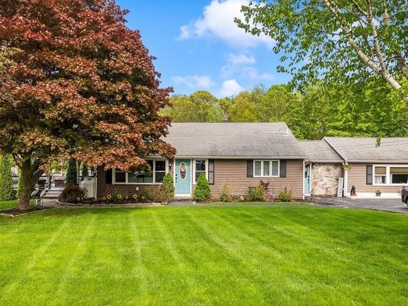 8 New Spencer Road, Charlton MA 01507