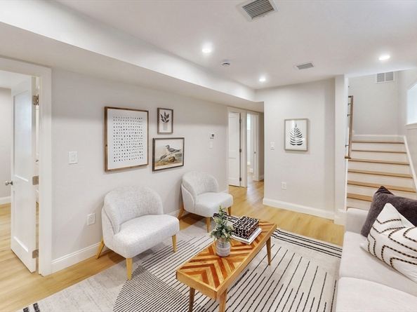 10 Lewis St 1, Medford MA 02155