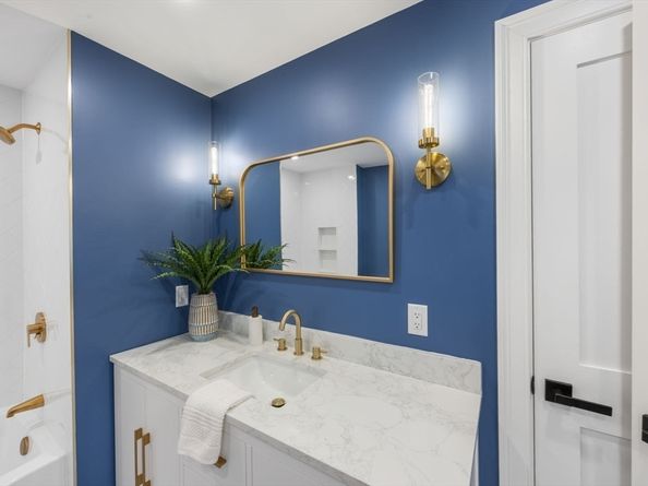 404 Main St, Groveland MA 01834