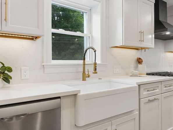 404 Main St, Groveland MA 01834