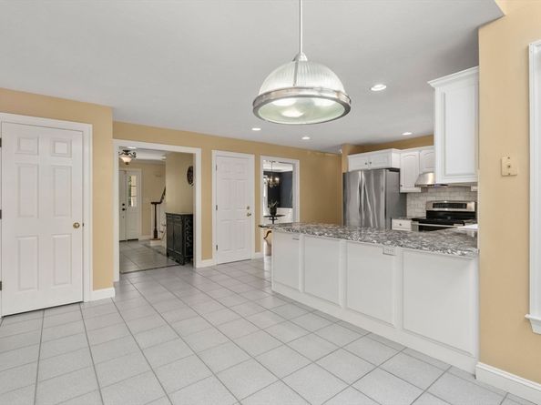 8 Piccadilly Way, Westborough MA 01581